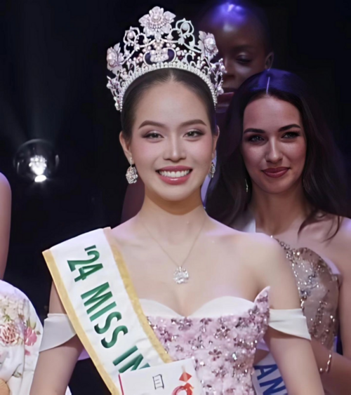 Nhan sắc thời đi học của Tân Miss International Thanh Thủy được hé lộ qua loạt ảnh hiếm!