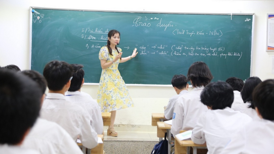 20/11 nên tặng gì cho cô giáo vừa ý nghĩa vừa thiết thực?