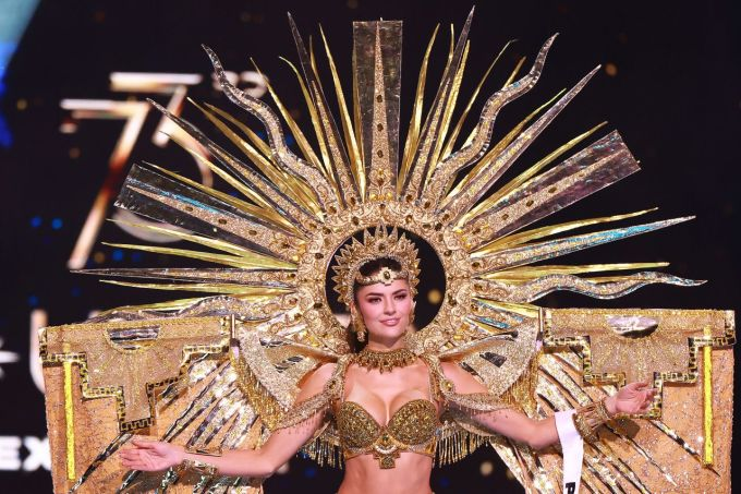 Các bộ trang phục dân tộc ấn tượng tại Miss Universe 2024