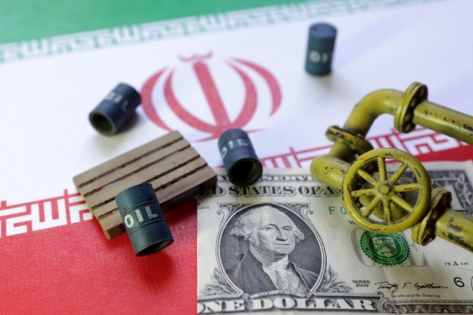 Giá dầu, vàng tăng dựng đứng vì Mỹ không kích Iran