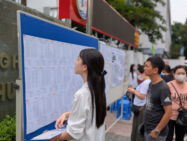 Làm thế nào để giảm áp lực kỳ thi vào lớp 10 ở Hà Nội?