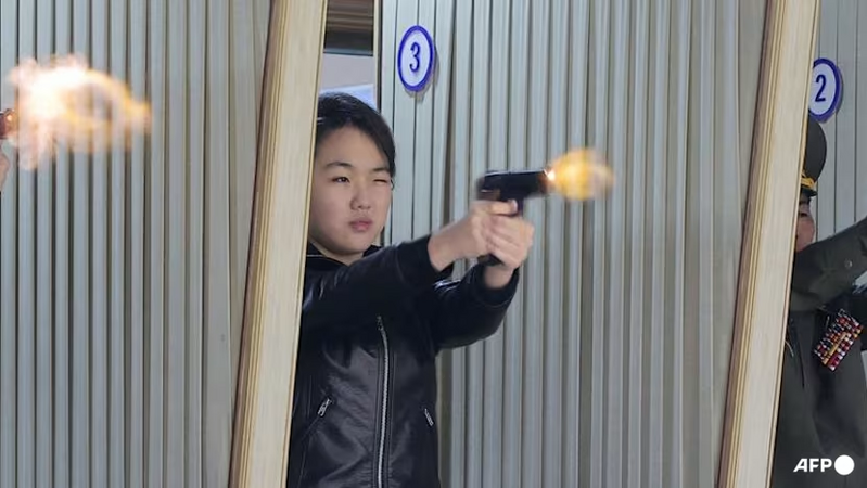 Con gái Kim Jong-un vừa xuất hiện với hình ảnh cực ngầu