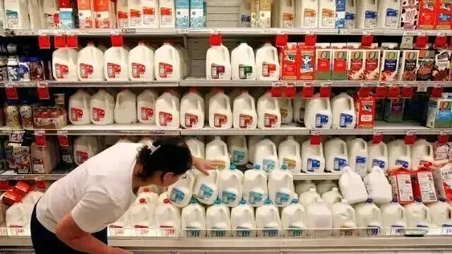 Ai quyết định hạn sử dụng thực phẩm? Thực phẩm đã quá hạn sử dụng một ngày có còn an toàn để ăn không?