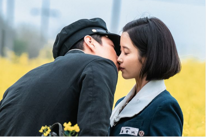 Chòm sao tuần mới 30/3 - 5/4: Ma Kết ổn định nhờ kỷ luật, Song Ngư cân bằng mơ và thực để rõ đường