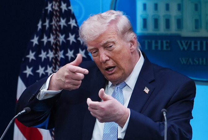 Quá trình và giọng điệu của ông Trump chuyển từ đe dọa sang ngừng bắn 2 tuần với Iran