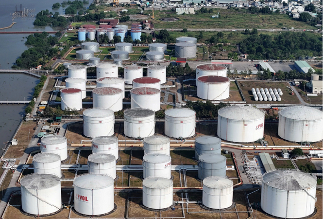 Giá xăng dầu 27/4: Dầu thế giới tăng mạnh, trong nước đứng yên, xăng sinh học E10 triển khai sớm hơn 1 tháng