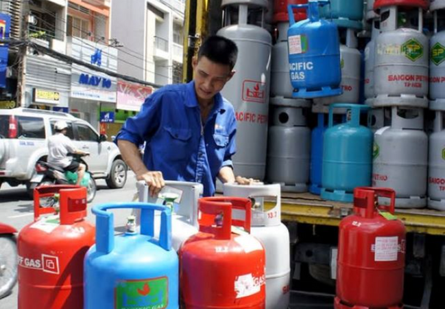 Giá gas bán lẻ đồng loạt tăng mạnh từ 1/5: Loại bình 45kg tăng hơn 100.000 đồng