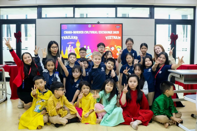 'Du học tại chỗ' qua mô hình lớp học xuyên biên giới