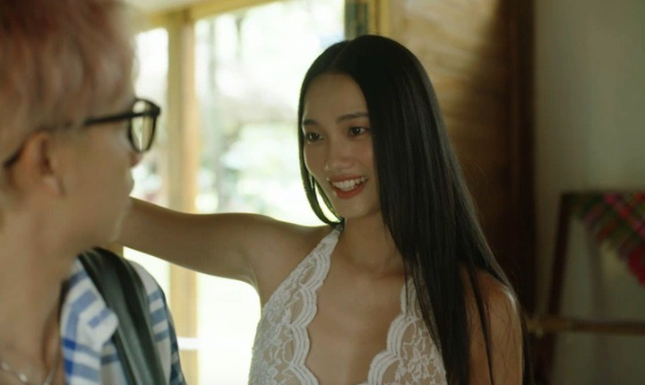 Á hậu Việt đang nhận 'gạch đá' trên phim giờ vàng VTV là ai?