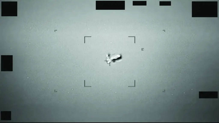 Có người ngoài hành tinh không? Lầu Năm Góc giải mật hồ sơ UFO