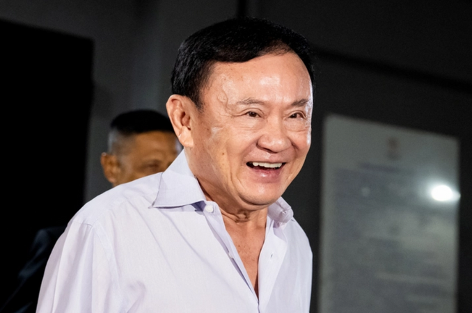 Ông Thaksin được ra tù hôm nay