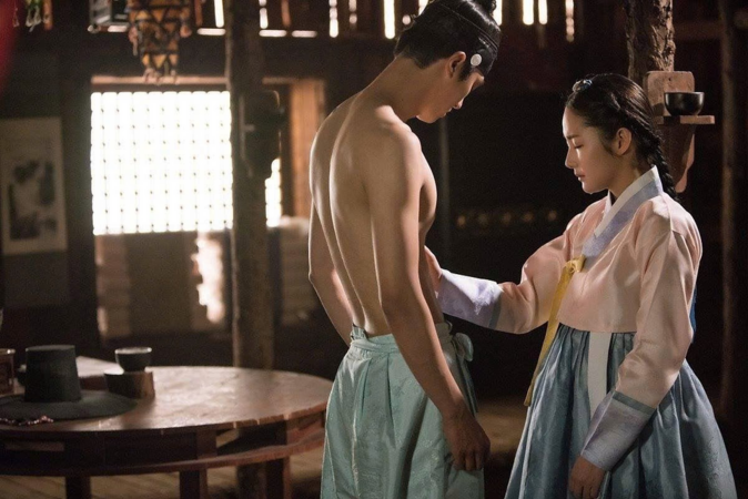 Tử vi tuần mới 11/5 – 17/5: Tuổi Thìn áp lực chồng chất, Tuổi Ngọ cần thận trọng tiền bạc