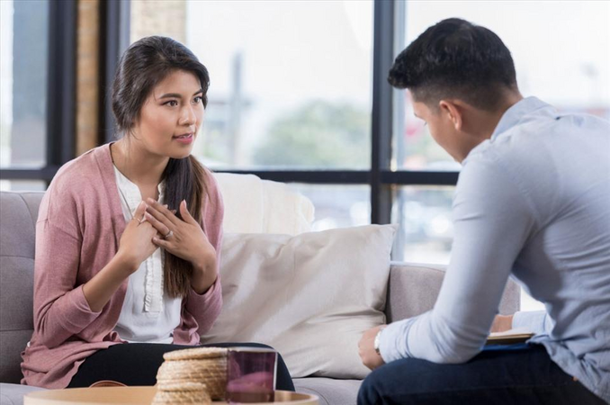 Người đàn ông hoàn hảo trong mắt người khác, tử tế với cả thế giới trừ VỢ