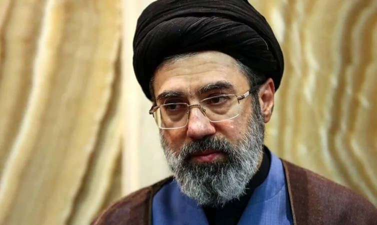 Lãnh đạo tối cao Iran ra lệnh uranium gần cấp độ chế tạo vũ khí phải được giữ lại trong nước