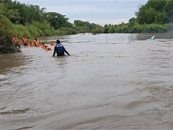 Thương quá! Nam sinh mất tích khi tắm sông cùng bạn