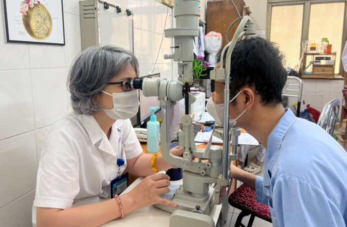 Nếu người dân được Hà Nội hỗ trợ điều trị cận thị, thì có thể được hỗ trợ như thế nào?