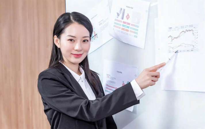 Những người phụ nữ hay hành hạ chồng thường thể hiện 5 hành vi này!