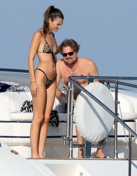 Bắt gặp Leonardo DiCaprio, 52 tuổi, tận hưởng thời gian bên bạn gái 29 tuổi