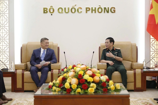 Tướng Phan Văn Giang gặp Quyền Bộ trưởng Hải quân Mỹ, nhấn mạnh loạt ưu tiên chiến lược