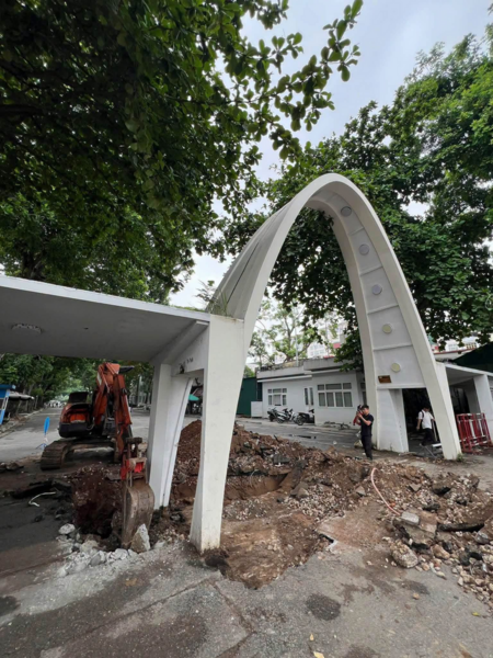 Cổng parabol Đại học Bách khoa Hà Nội di dời vào trong