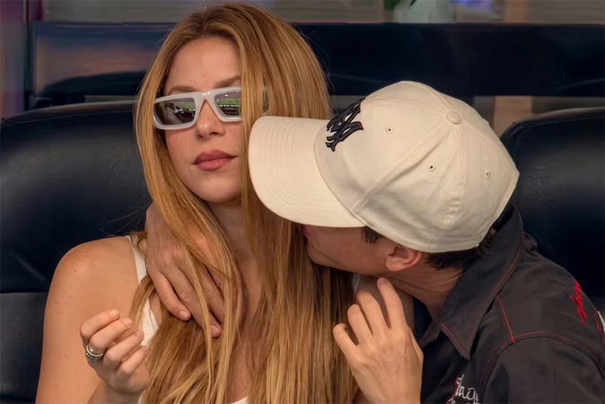 Shakira đưa con trai 13 tuổi đến World Cup nhưng nhiều người nhầm là bạn trai mới