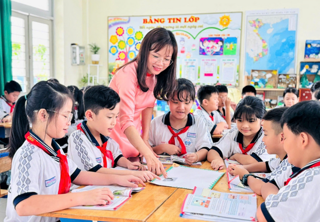 Chính phủ yêu cầu hoàn thành sắp xếp cơ sở giáo dục trước 30/8/2026; khẩn trương tuyển dụng, rà soát, điều chuyển, bố trí giáo viên