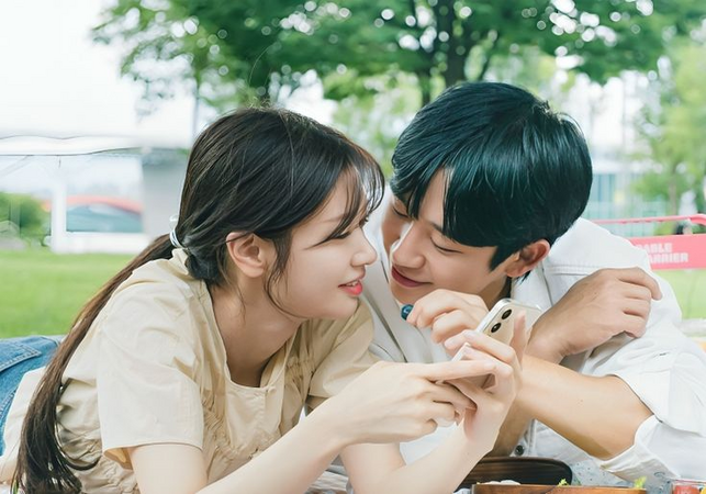 Chòm sao tuần mới 3/8 - 9/8: Ma Kết sẵn sàng được ghi nhận, Song Ngư đừng để cảm xúc dẫn đường