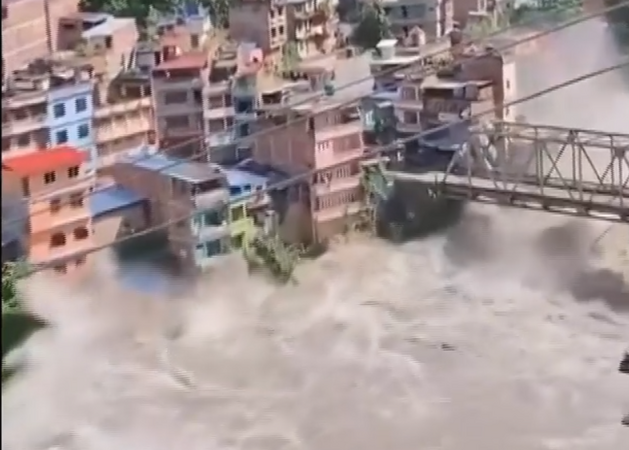 Hơn 1.000 người mất tích sau thảm họa sông băng sụp đổ ở Nepal, nhiều du khách nước ngoài chưa được tìm thấy