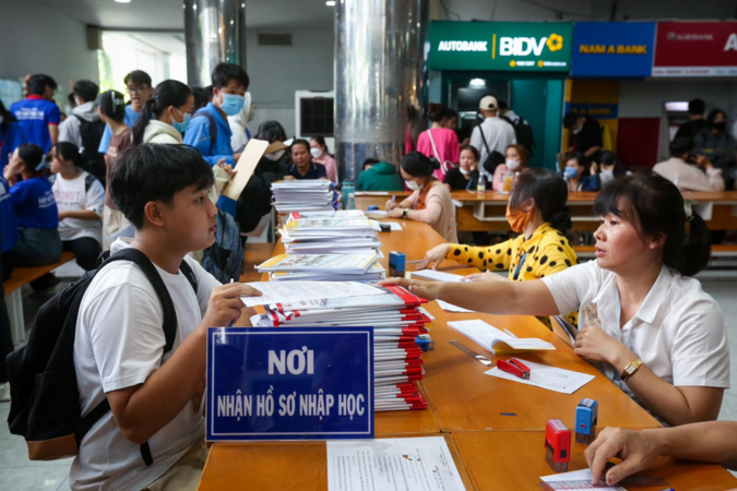 Không có tiền học đại học, các bạn trẻ nên làm thế nào?