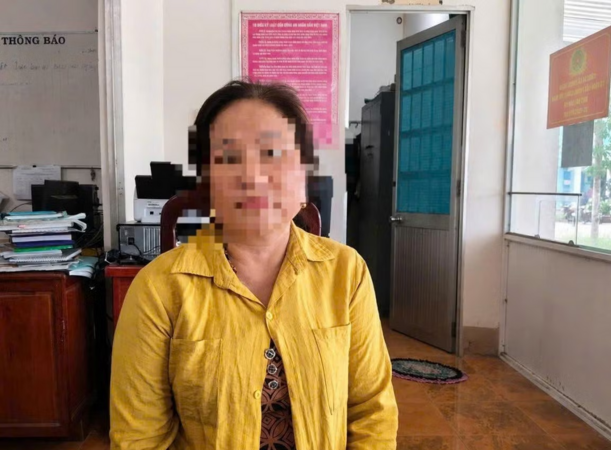 BÁN VÀNG CHO CON RIÊNG, DỰNG HIỆN TRƯỜNG GIẢ ĐỂ GIẤU CHỒNG