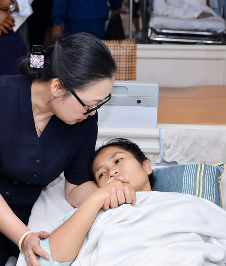 Đọc mà cảm động chảy nước mắt, thương quá cô giáo lao ra cứu bé 2 tuổi; bị xe tải cán qua hai chân