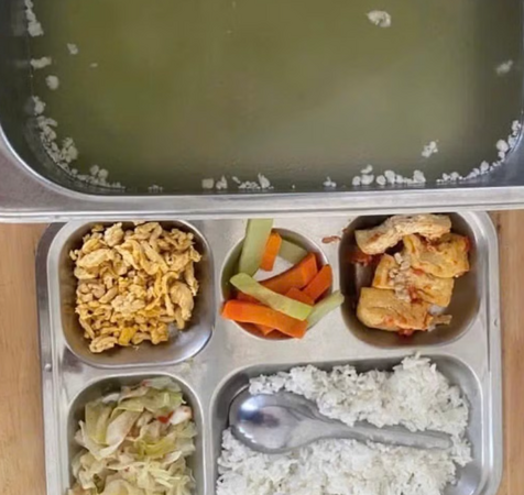 Vì sao Trường Tiểu học Mê Linh phải tạm dừng bữa ăn bán trú?
