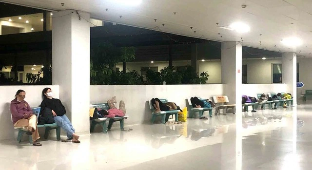 Buồn lắm khi các bệnh viện đều quá tải bệnh nhân ung thư!