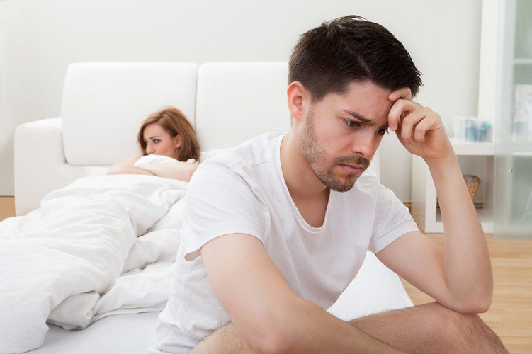 Vì sao nhiều nam giới “ham muốn” sau khi uống rượu?
