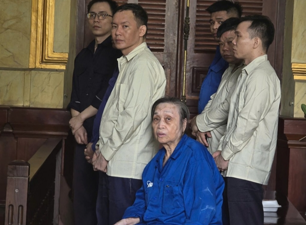 Cụ bà 79 tuổi lĩnh án chung thân vì buôn ma túy, cháu gái lĩnh 7 năm tù từ những lần chuyển tiền cho bà