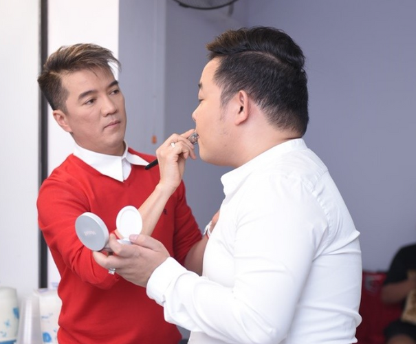 Quang Lê dọa kiện một đồng nghiệp nổi tiếng vì được mời... ăn nhãn