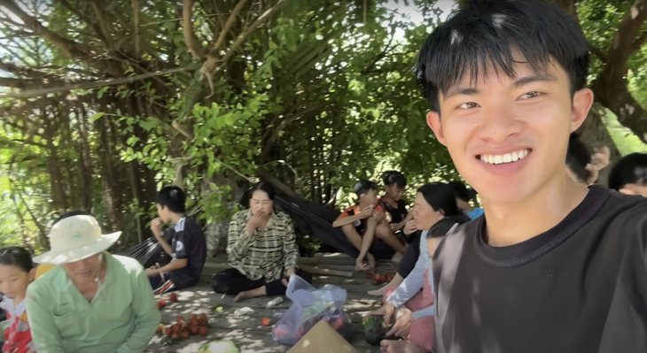 Lê Tuấn Khang làm gì mà giới trẻ ai cũng biết đến tên?