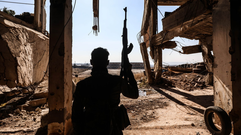 Ai là người đứng sau cuộc chiến tranh mới ở Syria?