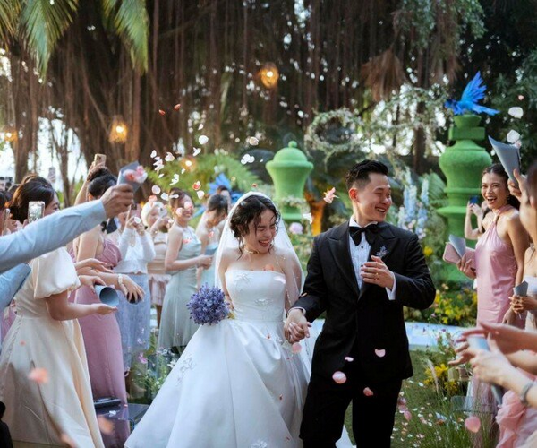 Lấy chồng doanh nhân ngành nhựa kém 6 tuổi, sao nữ Vbiz buồn bã khóc lóc sau 3 ngày cưới