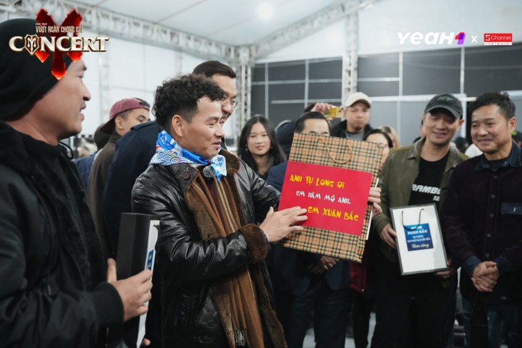 Anh trai vượt ngàn chông gai concert được Cục trưởng tới tận nơi thị sát