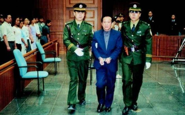 Cựu phó Chủ tịch Quốc hội Trung Quốc bị người tình xinh đẹp dụ dỗ vào con đường phạm pháp, chịu mức án cao nhất