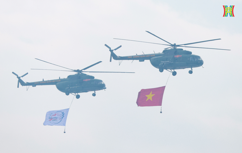 7 tiêm kích Su-30 và 7 trực thăng trình diễn tổng duyệt, quá đã mắt