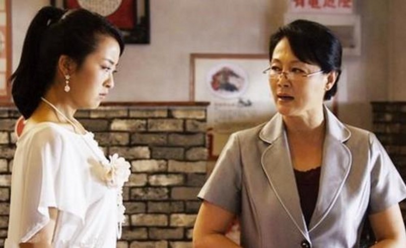 Quá buồn khi mẹ tôi mắng con dâu ăn bám nhà chồng