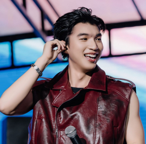 Hieuthuhai nổi như cồn sau show "Anh trai say hi" có lật đổ được Sơn Tùng?