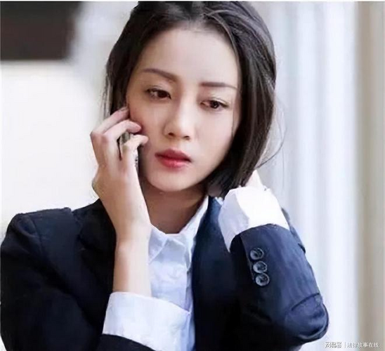 Chân dung nữ quan tham Trung Quốc dùng sắc đẹp tiến thân, "quan hệ" với 40 quan chức, cấp trên như hổ cũng "hóa mèo"