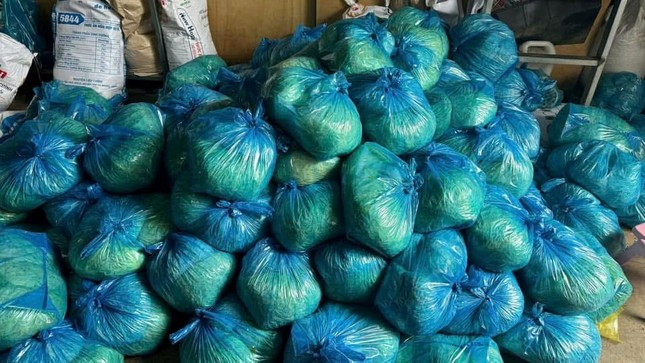 Kinh doanh đồ ăn mà ác quá: Khoảng 3.000 tấn giá đỗ ngâm chất cấm tuồn ra thị trường, ăn nhiều có thể tử vong