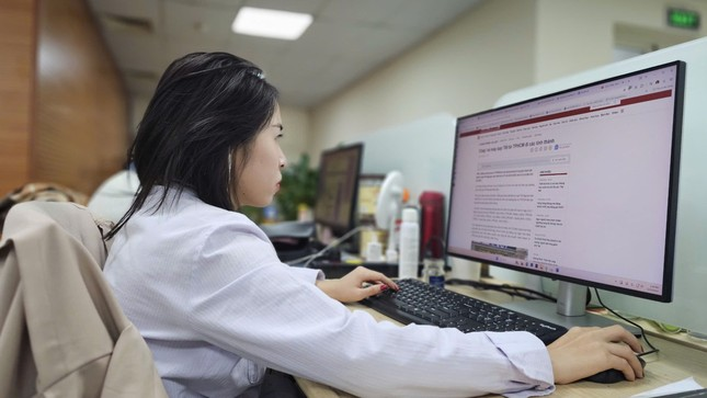 Mức thưởng mới nhất đối với công chức, viên chức theo xếp hạng hoàn thành xuất sắc, hoàn thành tốt nhiệm vụ
