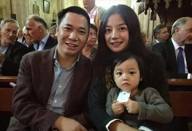 Đằng sau vụ ly hôn của Hoàng Hữu Long và Triệu Vy: Tiết lộ cuộc đời huyền thoại của Hoàng Hữu Long